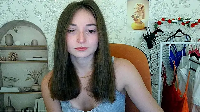  Barbie Kiss  online show from 10/16/25, 04:52