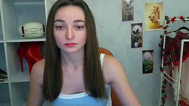  Barbie Kiss  online show from 01/14/26, 12:33