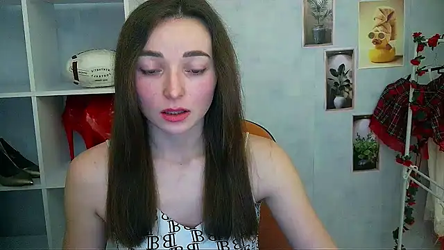  Barbie Kiss  online show from 01/16/26, 12:42