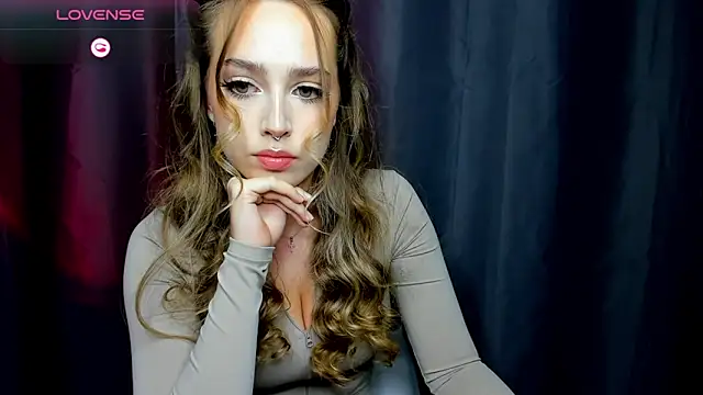 Snapshot of YaraKroft_ chatting on 12/03/25, 08:45 YaraKroft online show from 12/03/25, 08:45