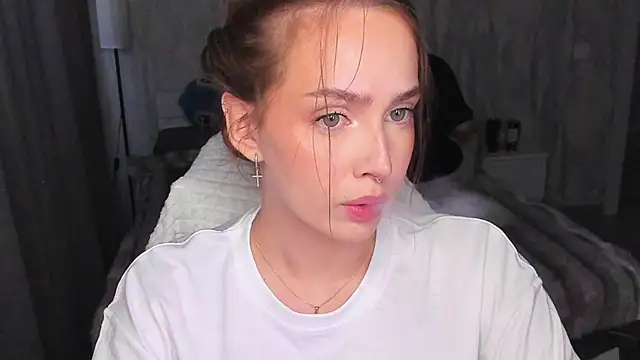 Snapshot of YaraKroft_ chatting on 07/14/26, 10:43 YaraKroft online show from 07/14/26, 10:43