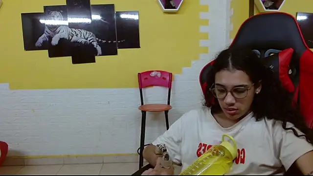 hellen queensex online show from 02/04/25, 02:10