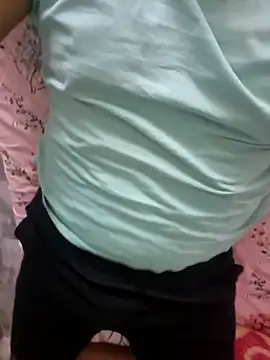 Snapshot of yourdreamman0705 chatting on 01/24/25, 10:43 yourdreamman0705 online show from 01/24/25, 10:43