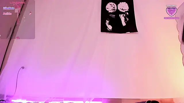 CoralineKam1 online show from 01/12/25, 07:31