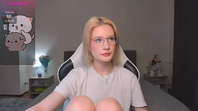 Snapshot of DearLia chatting on 12/27/24, 09:17 DearLia online show from 12/27/24, 09:17