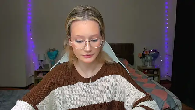 Snapshot of DearLia chatting on 09/12/25, 09:04 DearLia online show from 09/12/25, 09:04