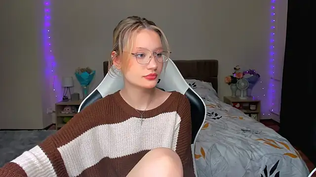 Snapshot of DearLia chatting on 09/21/25, 08:21 DearLia online show from 09/21/25, 08:21