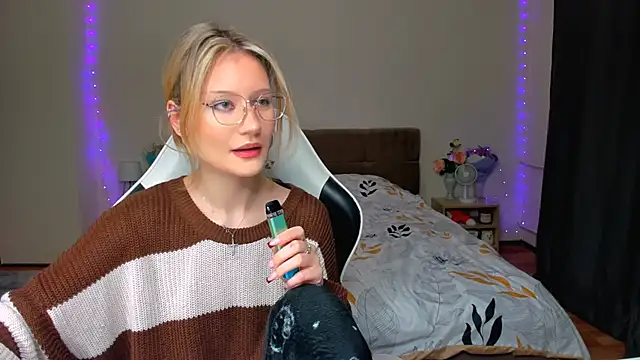 Snapshot of DearLia chatting on 09/28/25, 08:14 DearLia online show from 09/28/25, 08:14