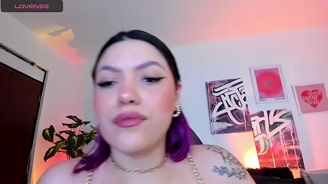 Snapshot of AnnieHuntters chatting on 01/08/25, 02:25 AnnieHuntters online show from 01/08/25, 02:25