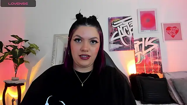 Snapshot of AnnieHuntters chatting on 01/09/25, 02:43 AnnieHuntters online show from 01/09/25, 02:43