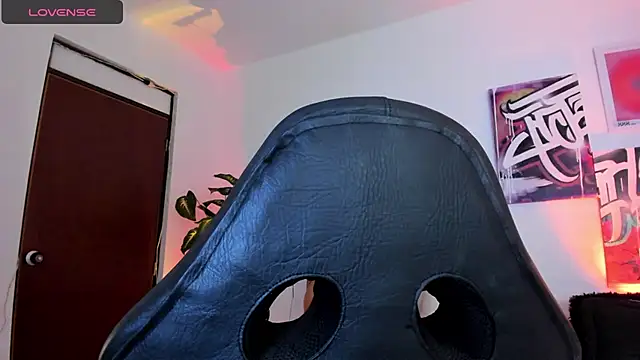 Snapshot of AnnieHuntters chatting on 01/19/25, 02:57 AnnieHuntters online show from 01/19/25, 02:57