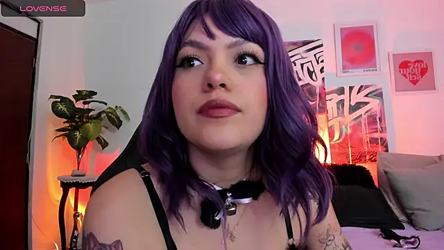 Snapshot of AnnieHuntters chatting on 03/19/25, 03:20 AnnieHuntters online show from 03/19/25, 03:20