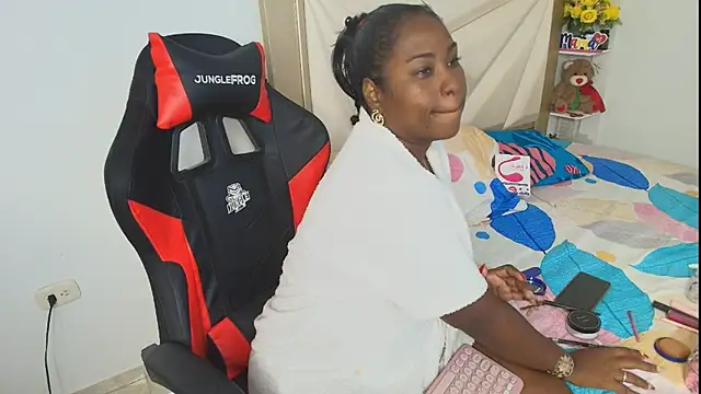 alanavega11 online show from 02/26/25, 02:36