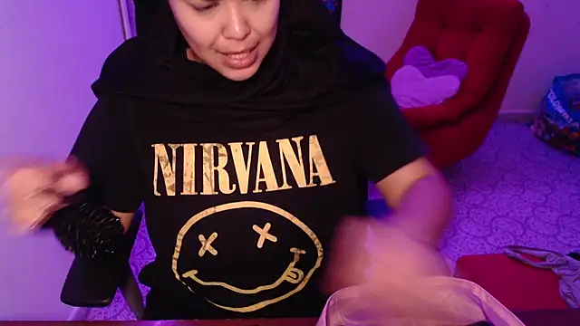 Snapshot of VenussTits97 chatting on 12/19/25, 11:12 VenussTits97 online show from 12/19/25, 11:12