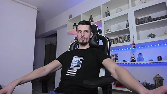 Snapshot of ToddClaytonn chatting on 12/30/24, 05:13 ToddClaytonn online show from 12/30/24, 05:13