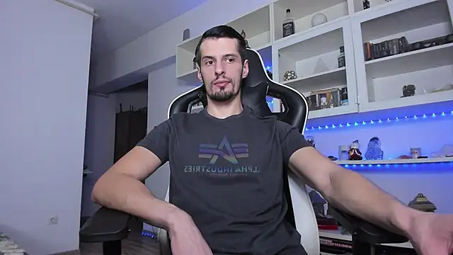 Snapshot of ToddClaytonn chatting on 01/25/25, 01:43 ToddClaytonn online show from 01/25/25, 01:43