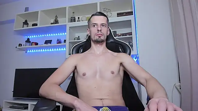 Snapshot of ToddClaytonn chatting on 09/29/25, 08:30 ToddClaytonn online show from 09/29/25, 08:30