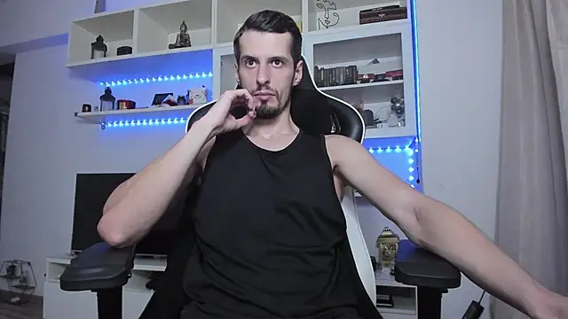 Snapshot of ToddClaytonn chatting on 10/27/25, 09:30 ToddClaytonn online show from 10/27/25, 09:30