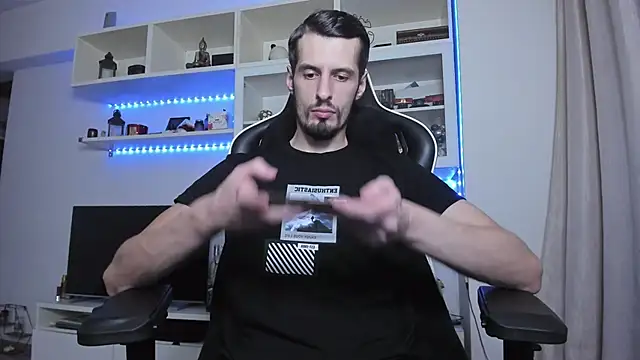 Snapshot of ToddClaytonn chatting on 10/31/25, 11:39 ToddClaytonn online show from 10/31/25, 11:39