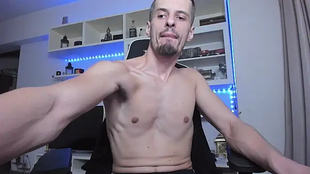 Snapshot of ToddClaytonn chatting on 11/13/25, 02:10 ToddClaytonn online show from 11/13/25, 02:10