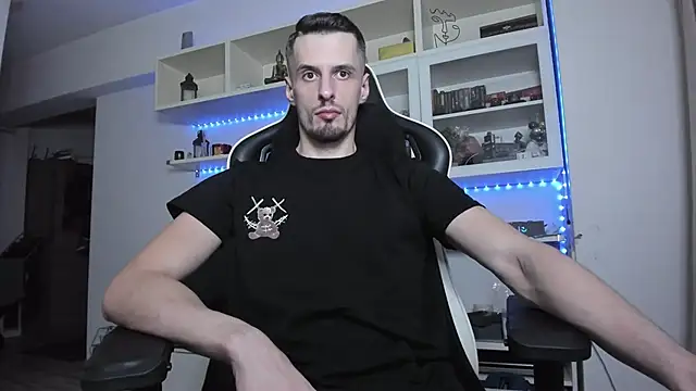 Snapshot of ToddClaytonn chatting on 12/01/25, 06:13 ToddClaytonn online show from 12/01/25, 06:13