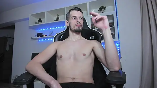 Snapshot of ToddClaytonn chatting on 12/21/25, 01:35 ToddClaytonn online show from 12/21/25, 01:35