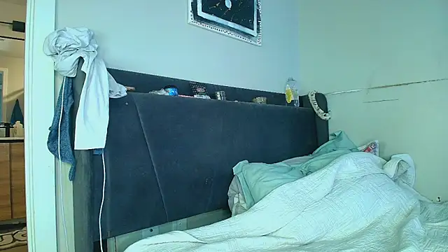 Naomiruty online show from 10/17/25, 02:26