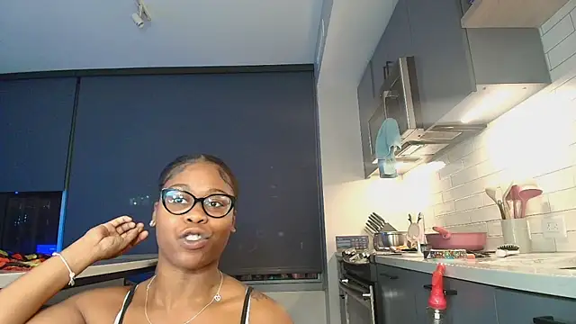 Snapshot of Naomiruty chatting on 04/08/26, 12:43 Naomiruty online show from 04/08/26, 12:43