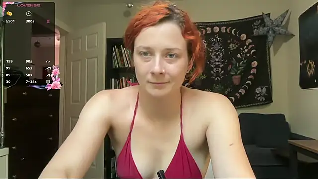 Snapshot of Aria_Fields chatting on 04/13/26, 01:49 Aria Fields online show from 04/13/26, 01:49