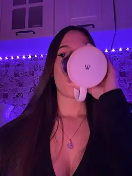 EricaWalls online show from 12/23/24, 01:40