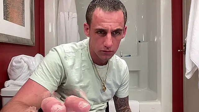 Snapshot of PeytonJohnn chatting on 09/27/25, 05:45 PeytonJohnn online show from 09/27/25, 05:45