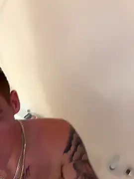 Snapshot of PeytonJohnn chatting on 09/28/25, 08:03 PeytonJohnn online show from 09/28/25, 08:03