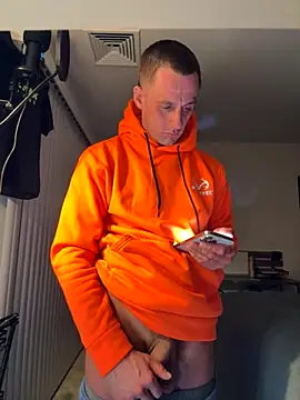 Snapshot of PeytonJohnn chatting on 10/22/25, 04:24 PeytonJohnn online show from 10/22/25, 04:24