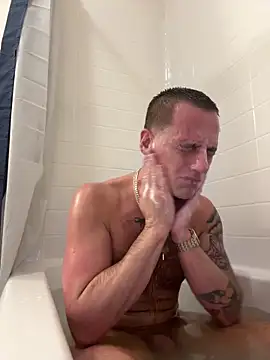 Snapshot of PeytonJohnn chatting on 10/28/25, 09:17 PeytonJohnn online show from 10/28/25, 09:17