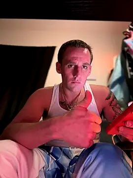 Snapshot of PeytonJohnn chatting on 11/13/25, 02:43 PeytonJohnn online show from 11/13/25, 02:43