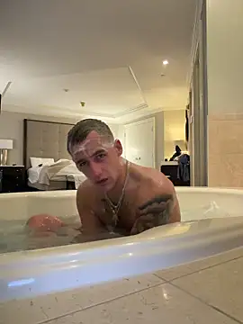 Snapshot of PeytonJohnn chatting on 12/04/25, 09:07 PeytonJohnn online show from 12/04/25, 09:07