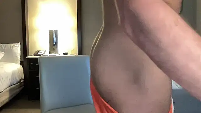 Snapshot of PeytonJohnn chatting on 12/14/25, 12:32 PeytonJohnn online show from 12/14/25, 12:32