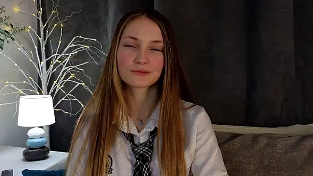 Snapshot of MonaEldon chatting on 12/11/24, 01:26 MonaEldon online show from 12/11/24, 01:26