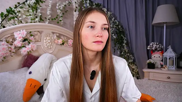 MonaEldon online show from 12/03/25, 02:41