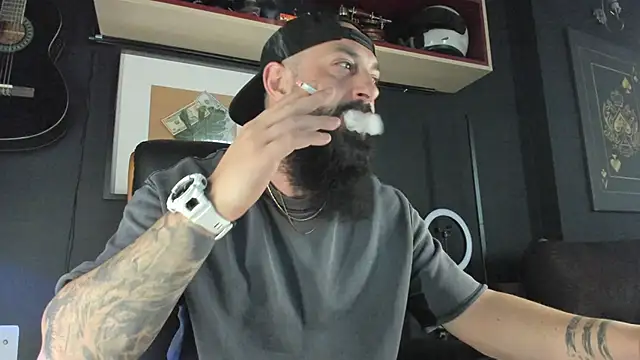 axxelrich  online show from 02/15/25, 07:27