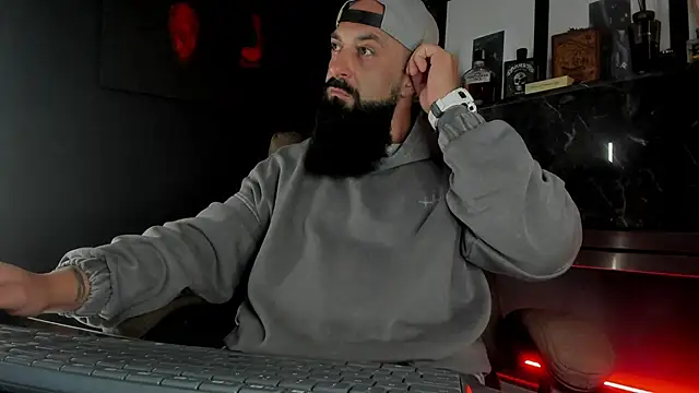 axxelrich  online show from 10/21/25, 04:02