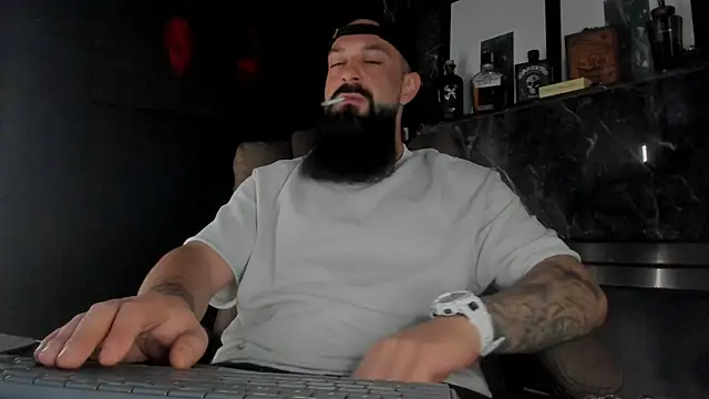 axxelrich  online show from 10/27/25, 05:11