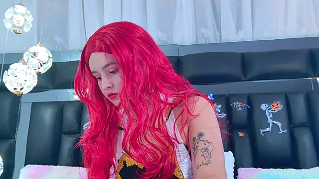 DahianaMoss online show from 10/31/25, 11:44