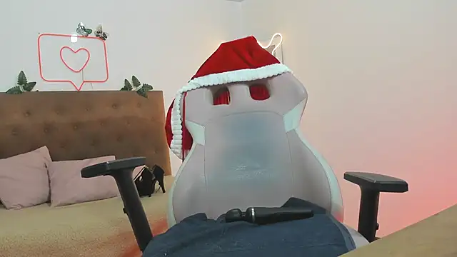 Samantta tay online show from 12/23/24, 03:12