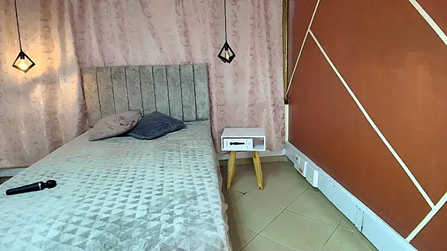 Snapshot of VioletaScott_ chatting on 01/04/25, 12:38 VioletaScott  online show from 01/04/25, 12:38