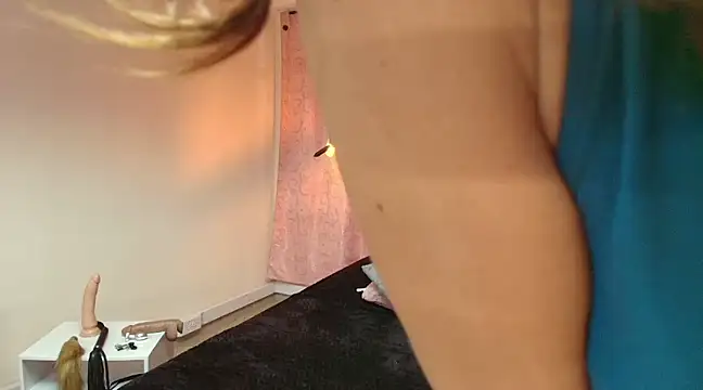 Snapshot of VioletaScott_ chatting on 02/17/25, 12:48 VioletaScott  online show from 02/17/25, 12:48