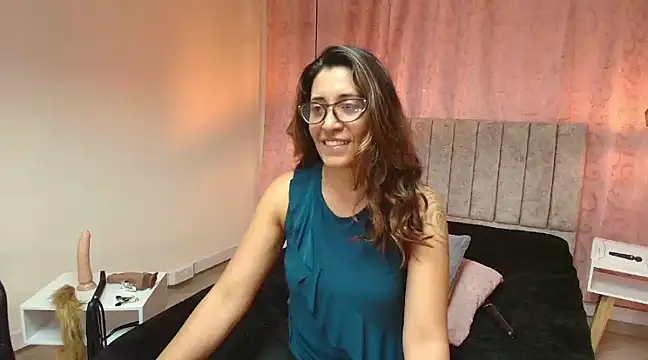 Snapshot of VioletaScott_ chatting on 02/17/25, 06:59 VioletaScott  online show from 02/17/25, 06:59