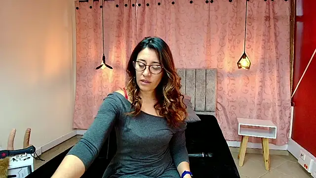 Snapshot of VioletaScott_ chatting on 03/10/25, 01:54 VioletaScott  online show from 03/10/25, 01:54