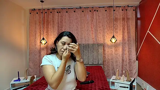 Snapshot of VioletaScott_ chatting on 09/29/25, 01:38 VioletaScott  online show from 09/29/25, 01:38