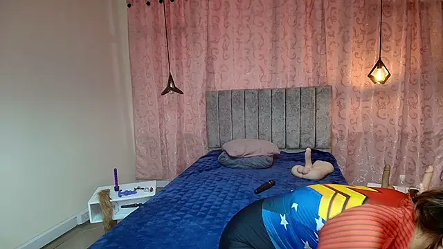 Snapshot of VioletaScott_ chatting on 10/23/25, 01:21 VioletaScott  online show from 10/23/25, 01:21